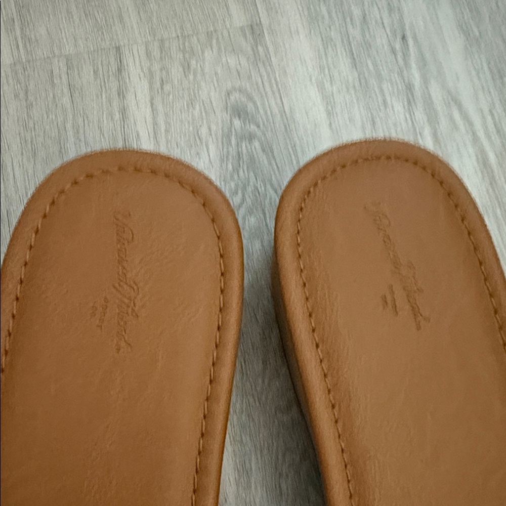 Universal Thread Tan Slide Sandals - Picture 2 of 4